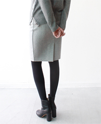 wool pencil skirt (M)